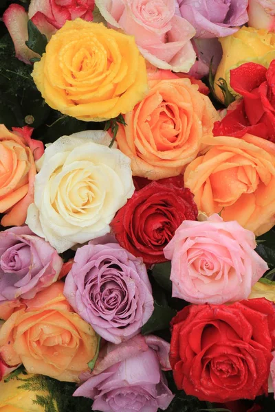 Smíšené svatební růže — Stock fotografie