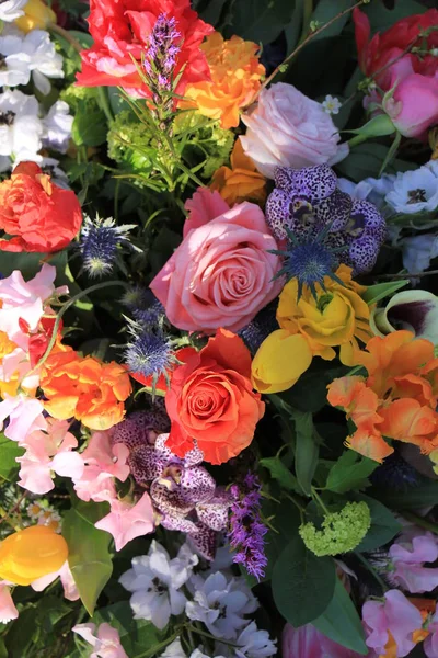 Färgglada bröllop blommor — Stockfoto
