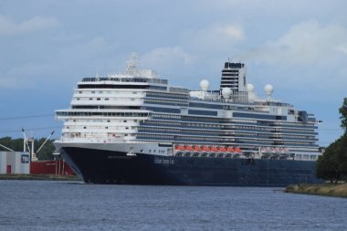 Velsen, Hollanda - 7 Temmuz 2019: Bayan Nieuw Statendam