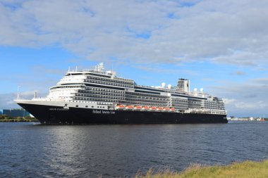 Velsen, Hollanda - 7 Temmuz 2019: Bayan Nieuw Statendam