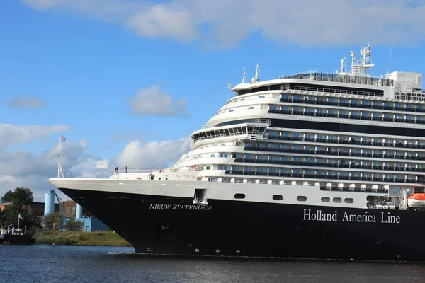 Velsen, Nederländerna-7 juli 2019: MS Nieuw Statendam — Stockfoto