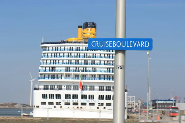 IJmuiden, Hollandia-április, 7 2019 Costa Mediterranea dokkolt Felison Cruise Terminal — Stock Fotó
