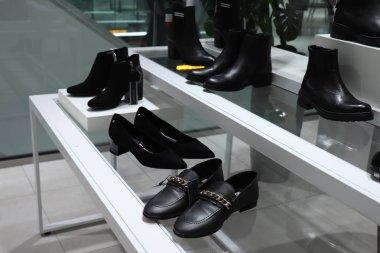 Haarlem, Hollanda - 6 Ekim 2018: ayakkabı bölümü 