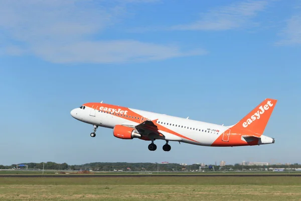 Amsterdam Hollandia-május 24., 2019: HB-Jya easyJet Svájc Airbus A320-200 — Stock Fotó