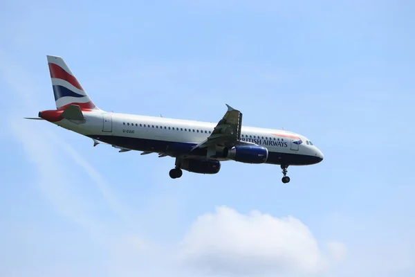 Amsterdão, Países Baixos - 21 de julho de 2019: G-EUUC British Airways Airbus A320 — Fotografia de Stock