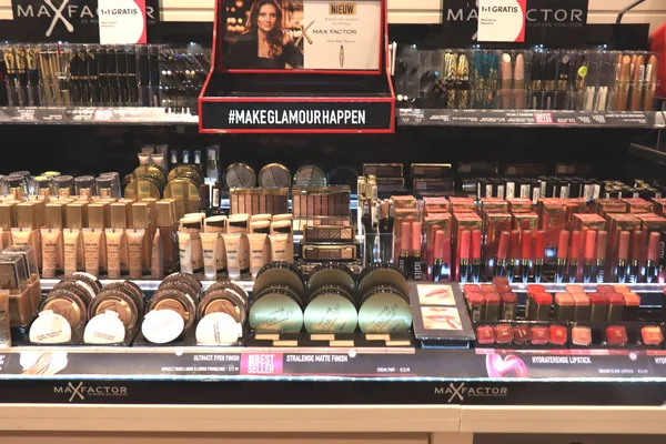 荷兰阿森，2019年7月27日：各种化妆品 — 图库照片