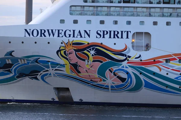 Velsen, Países Bajos - 5 de agosto de 2019: Norwegian Spirit — Foto de Stock