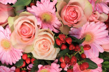 Karışık pembe çiçekler