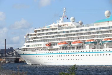Velsen, Hollanda -20 Ağustos 2019: Bayan Amera Phoenix Reisen
