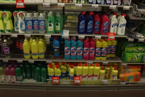 荷兰哈莱姆，2018年7月22日：超市清洁产品 — 图库照片