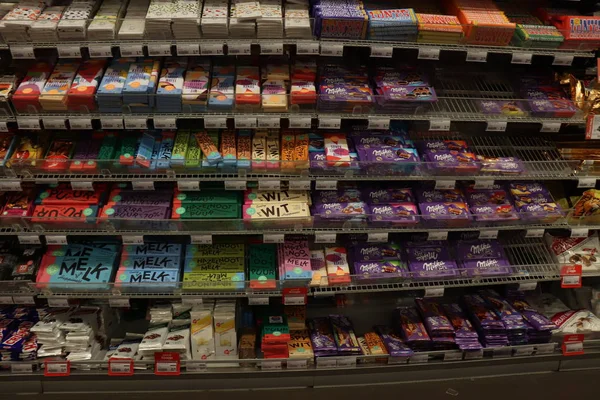 Haarlem, Países Bajos, 22 de julio de 2018: Varias marcas de chocolate — Foto de Stock