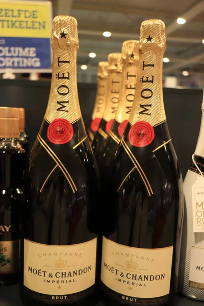 Beverwijk, the Netherlands, december 15th 2018: Moet et Chandon Champagne in a liquor store — Stock Photo, Image