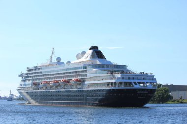 Velsen, Hollanda - Mayıs, 20 2017: Ms Prinsendam, Holland America Line