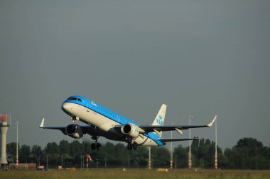 Amsterdam, Hollanda - 1 Haziran 2017: Ph-Ezt KIM Cityhopper