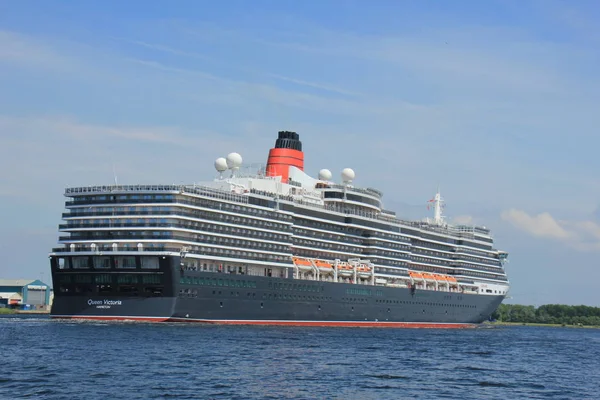 Velsen, Holanda - 5 de junho de 2017: Rainha Vitória, Cunard — Fotografia de Stock