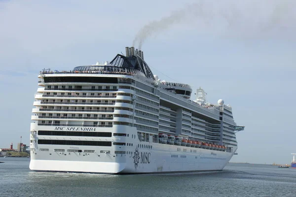 IJmuiden, Nederland - 10 September 2016: Msc Splendida — Stockfoto