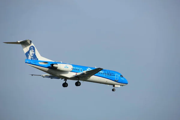 Ámsterdam Países Bajos - 7 de julio de 2017: PH-KZU KLM Cityhopper — Foto de Stock