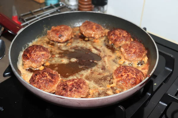 Färska Gammaldags Köttbullar Stekta Kastrull — Stockfoto