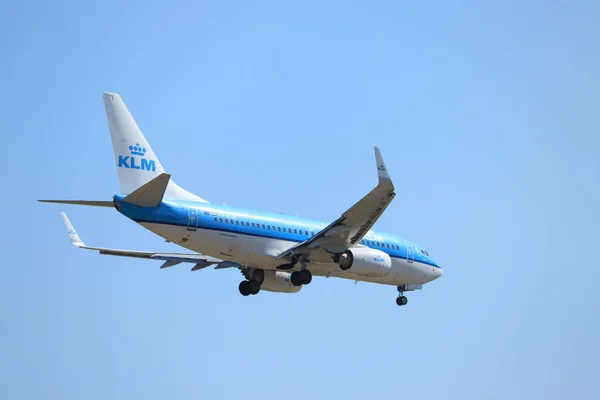 オランダ アムステルダム 2020年8月7日 Bgr Klmロイヤル オランダ航空ボーイング737型機オランダ スキポール空港のポーランド滑走路への最終アプローチ — ストック写真