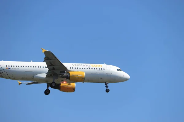 Amsterdam Nizozemsko Srpen 2020 Finální Přiblížení Kdx Vueling Airbus A320 — Stock fotografie