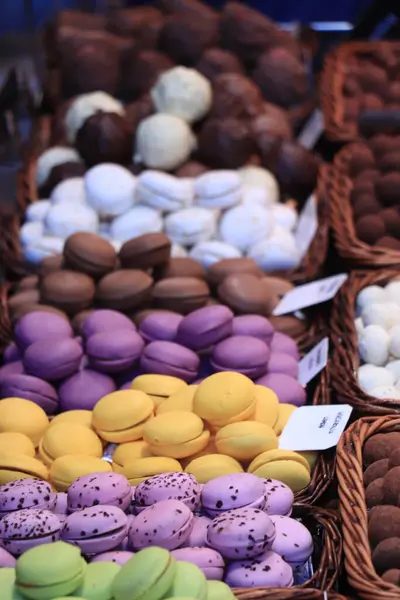 Macarons Různých Barvách Příchutích Trhu — Stock fotografie