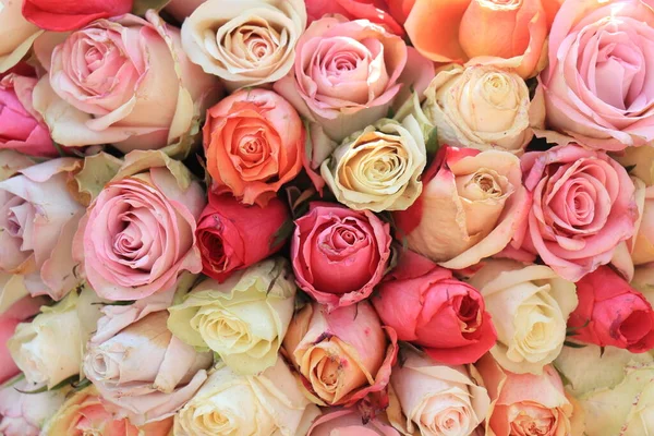 Arreglo Floral Nupcial Con Rosas Muchos Colores Pastel —  Fotos de Stock