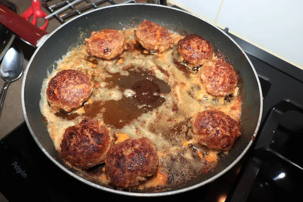 Färska Gammaldags Köttbullar Stekta Kastrull — Stockfoto