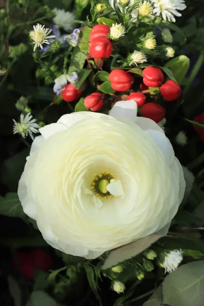 Big White Ranunculus Wedding Bouquet — Stock Photo, Image