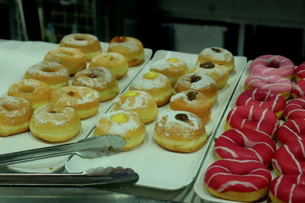 Différents Beignets Glacés Sur Plateau Sur Buffet Bateaux Croisière — Photo