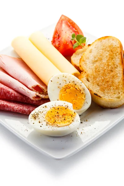 Frukost Ägg Rostat Bröd Skinka Och Ost — Stockfoto