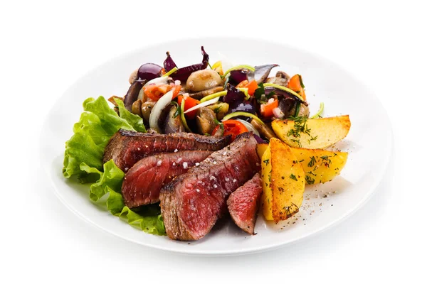 Rare Sliced Beef Steak Roasted Potatoes Vegetable Salad White Plate — Stock Photo, Image