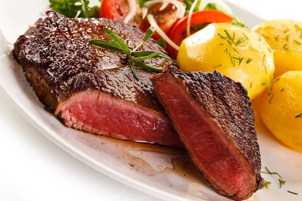 Rare Grilled Beef Steak Boiled Potatoes Vegetable Salad Served White — Stock Photo, Image