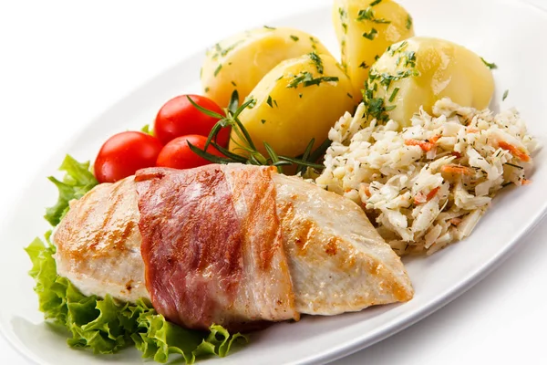 Detail View Grilled Chicken Breast Bacon Boiled Potatoes Cherry Tomatoes — Stock Photo, Image