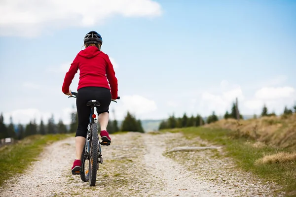 Bakifrån Kvinna Sportkläder Cyklar Sport Och Aktivitet Koncept — Stockfoto