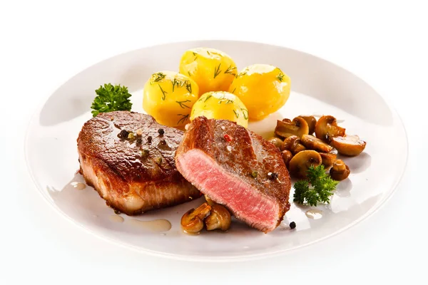 Grilled Rare Beef Steaks Mushrooms Boiled Potatoes White Plate — Stock Photo, Image