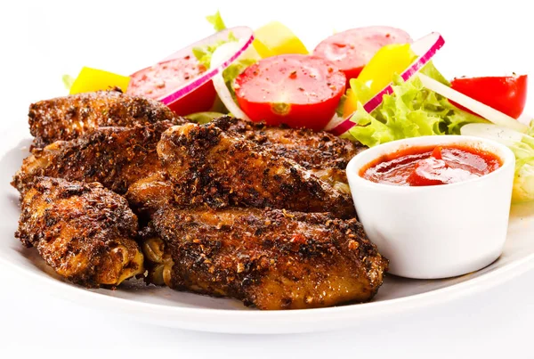 Detail View Roasted Chicken Wings Vegetable Salad Barbecue Sauce White — Stock Photo, Image