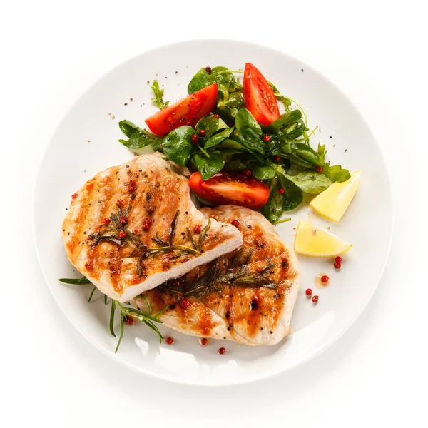 Blick Von Oben Auf Gegrillte Hühnerbrüste Mit Frischen Kirschtomaten Spinat — Stockfoto