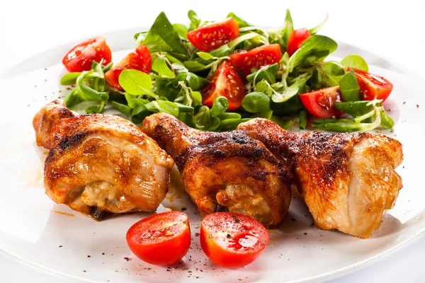 Dettaglio Veduta Cosce Pollo Arrosto Con Insalata Verdure Fresche — Foto Stock