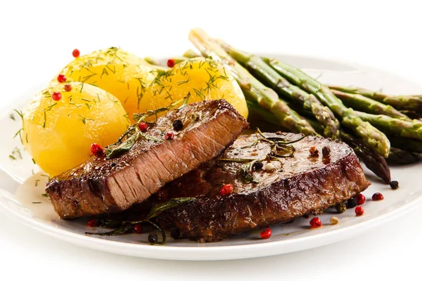 Roasted Beef Boiled Potatoes Baked Asparagus — Stock Photo, Image
