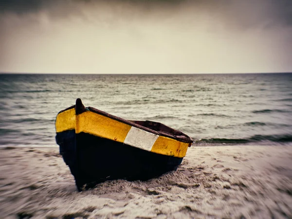 Gyönyörű Csónak Strandon — Stock Fotó