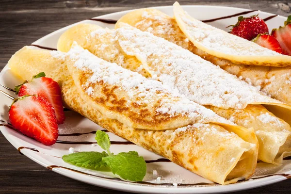 Cropped View Crepes Strawberries White Plate — Stock Photo, Image