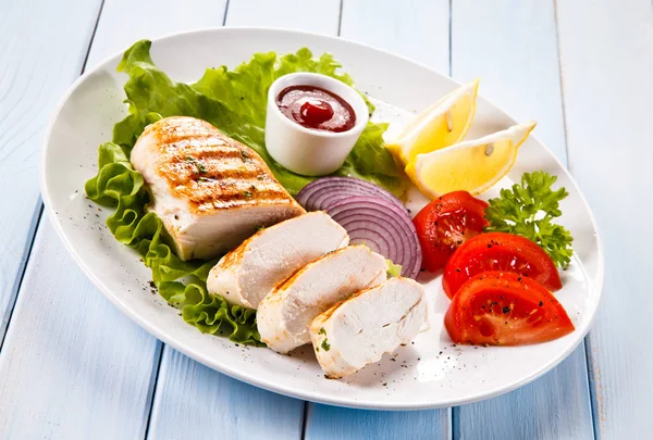 Grilled Chicken Fillet Fresh Vegetables Sauce White Plate Blue Wooden — Stock Photo, Image