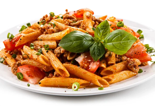 Macarrones Con Carne Picada Tomates Cherry Plato Blanco —  Fotos de Stock