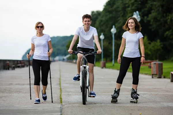 Grupa Robocza Kolarstwo Jazda Łyżwach Nordic Walking — Zdjęcie stockowe