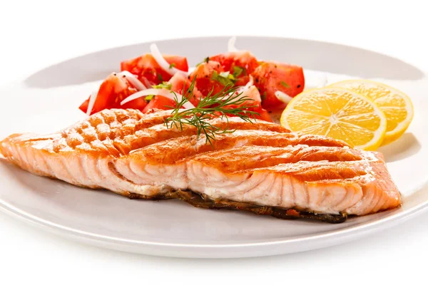 Detail View Grilled Salmon Fillet Tomatoes Chunks Sliced Lemon Served — Stock Photo, Image