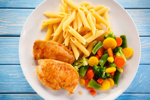 Macaroni Cutlets Vegetables White Plate Blue Wooden Background — Stock Photo, Image