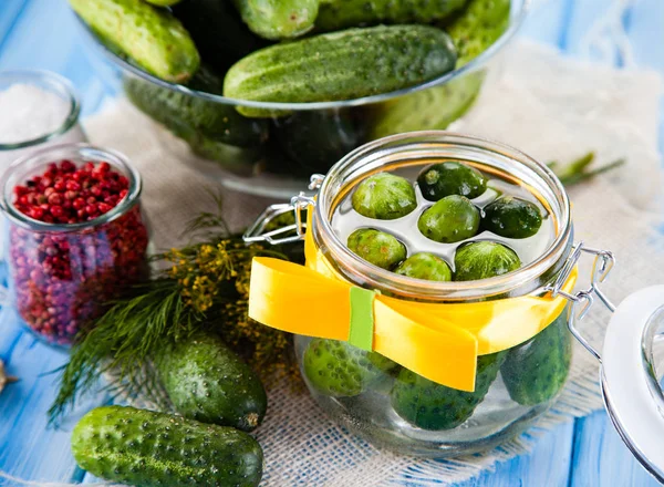 Grüne Gurken Hintergrund Nahaufnahme — Stockfoto