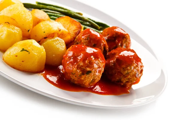 Boulettes Viande Avec Pommes Terre Bouillies Asperges Sur Plaque Blanche — Photo