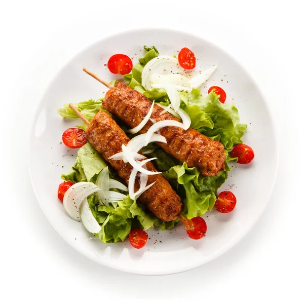 Pork Kebabs Skewers Served Lettuce Tomatoes Onion — Stock Photo, Image