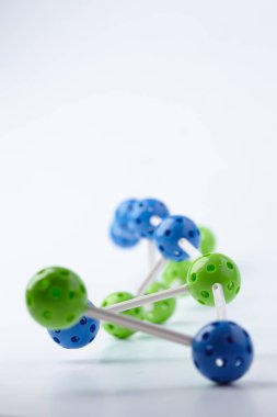 ışık arka plan üzerinde renkli dekoratif moleküler yapısı